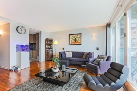 undefined, New Providence Wharf, Fairmont Avenue, London, E14