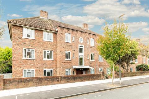 9 Ricards Road, London, SW19 7ES