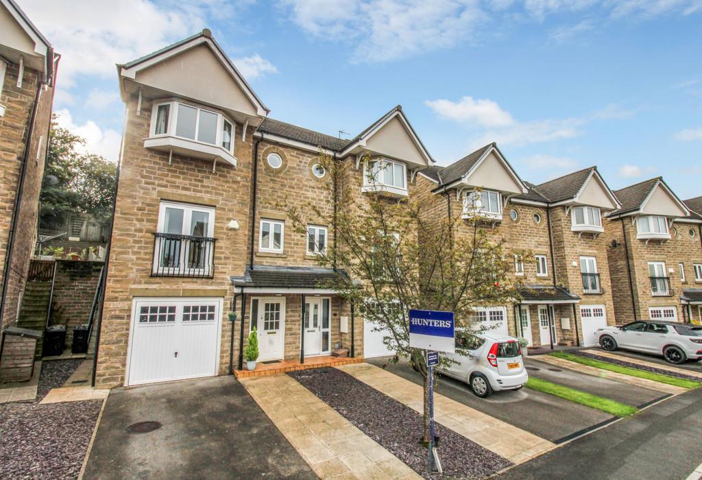 Pennythorne Drive, Yeadon, Leeds, LS19 7DS 4 bed semidetached house