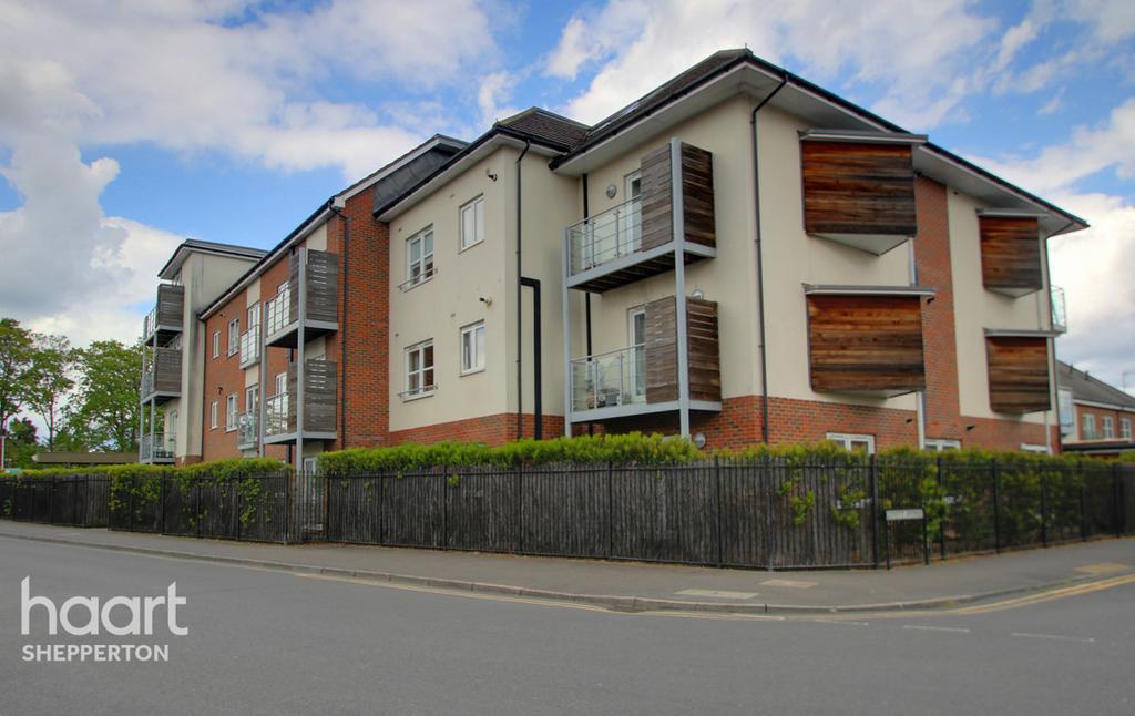 Govett Avenue, Shepperton 2 bed apartment £340,000