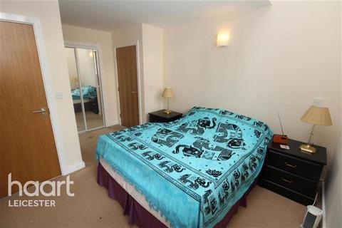 2 bedroom flat to rent, Alexandra House