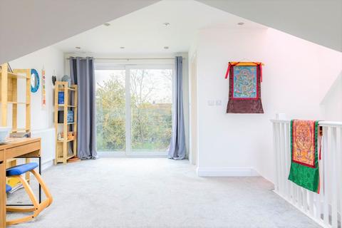 100 Selkirk Road, Twickenham, TW2 6PU