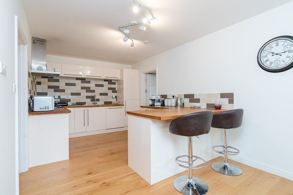 Freemans Close, Stoke Poges, Buckinghamshire 5 bed detached house £