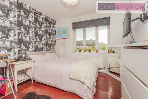 23 Rees Gardens, Croydon, CR0 6HT