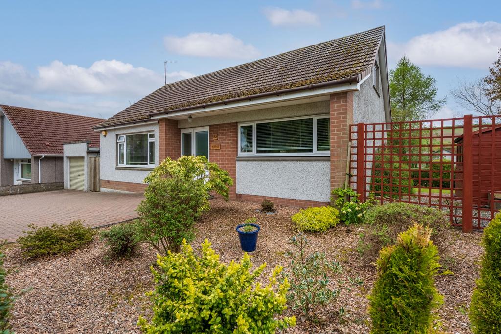 St Michaels Drive, Cupar, KY15 4 bed detached house £270,000
