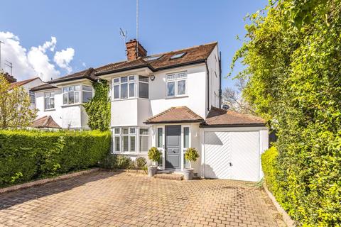 20 Waverley Grove, London, N3 3PX