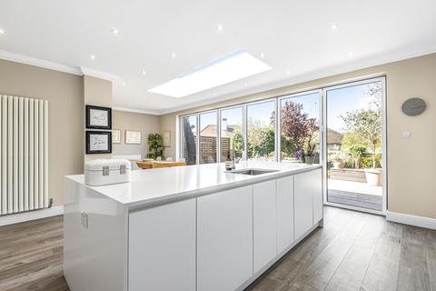 20 Waverley Grove, London, N3 3PX