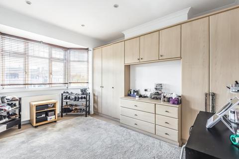20 Waverley Grove, London, N3 3PX