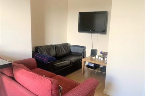2 bedroom flat to rent, Bruce Street, Stirling Town, Stirling, FK8