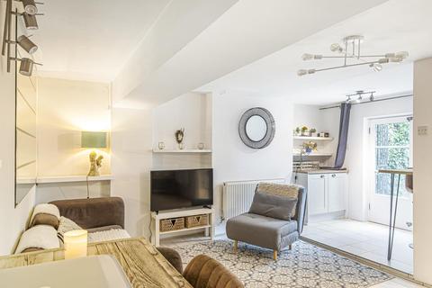 7 Nesbitt Square, London, SE19 3AB