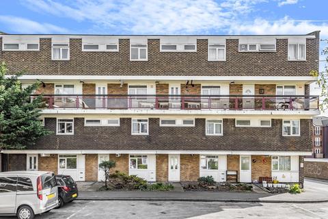 Flat 7, Churchdown Wessex Close, Kingston Upon Thames, KT1 3RQ