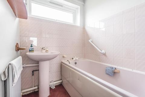 Flat 7, Churchdown Wessex Close, Kingston Upon Thames, KT1 3RQ