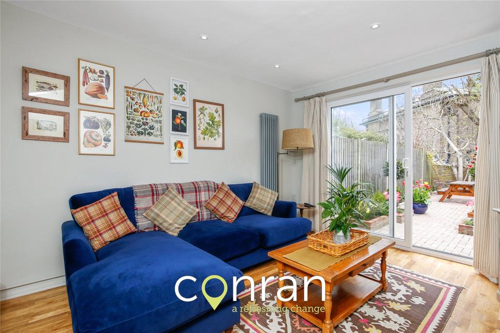 Rangers Square, Greenwich, SE10 2 bed terraced house £1,750 pcm (£404 pw)