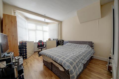 89 Halstead Road, London, N21 3DR