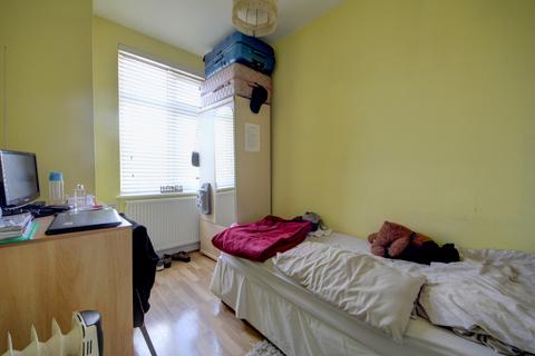 89 Halstead Road, London, N21 3DR