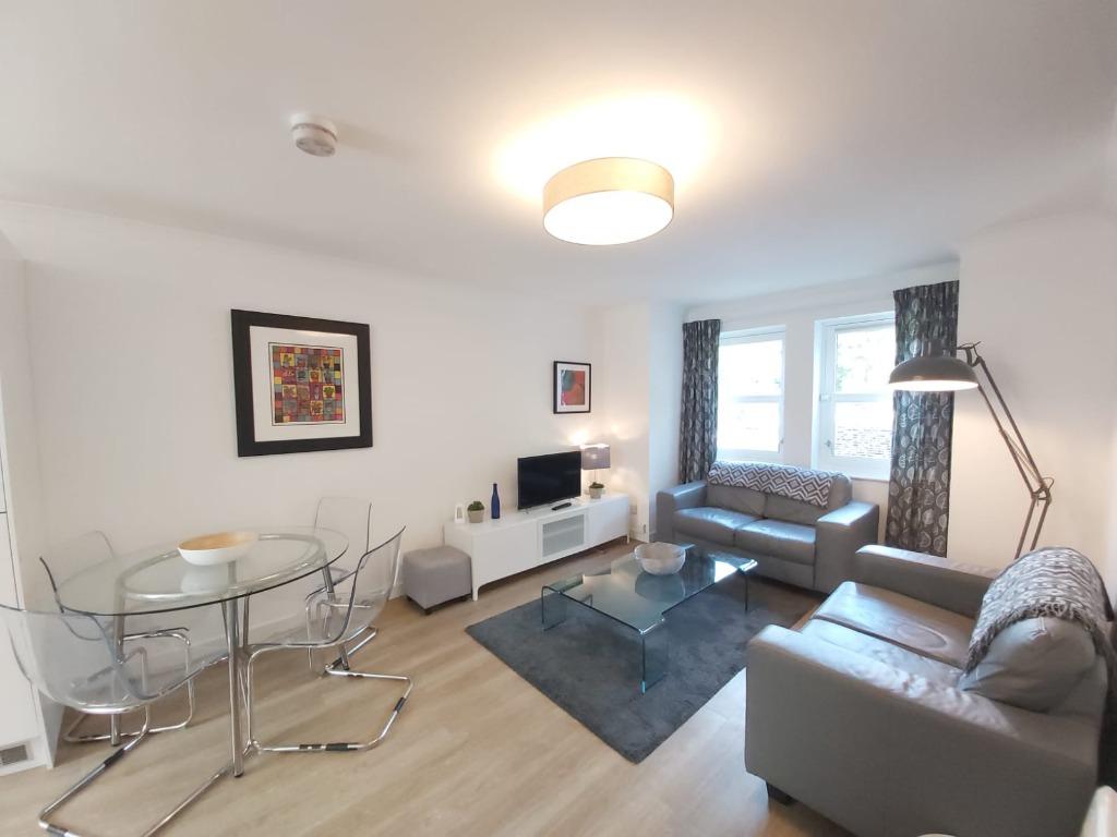 Craighouse Gardens, Morningside, Edinburgh, EH10 2 bed flat £975 pcm