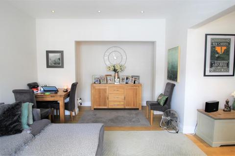 18 Hanworth Road, Feltham, TW13 5AB