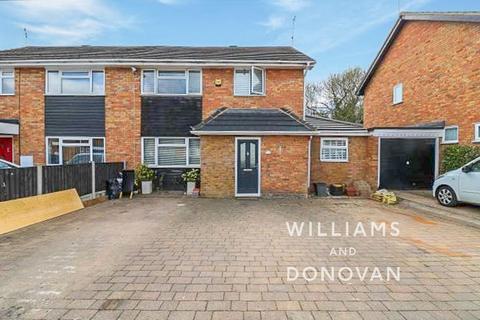 4 bedroom semi-detached house for sale, Hazelwood, Hawkwell