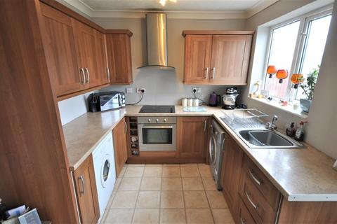 2 Ellesmere Grove, Stainforth, Doncaster, DN7 5BS