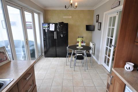 2 Ellesmere Grove, Stainforth, Doncaster, DN7 5BS