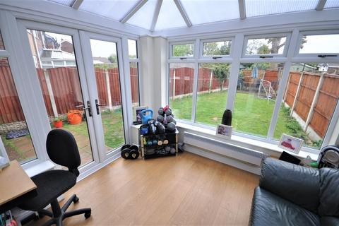 2 Ellesmere Grove, Stainforth, Doncaster, DN7 5BS