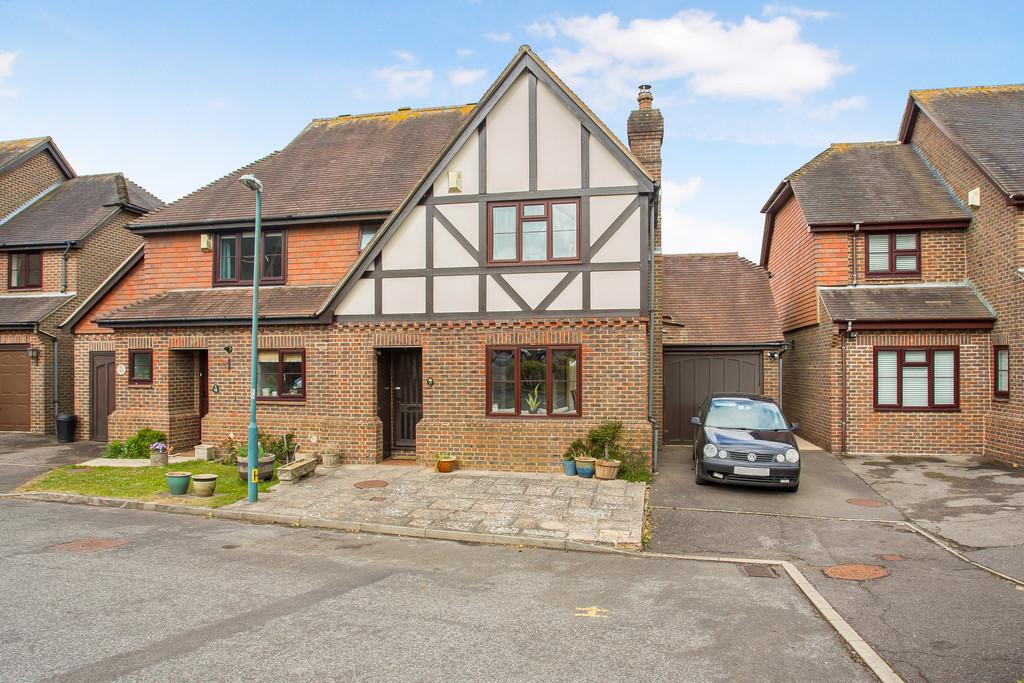 Court Meadow, Rotherfield 2 bed semidetached house £420,000