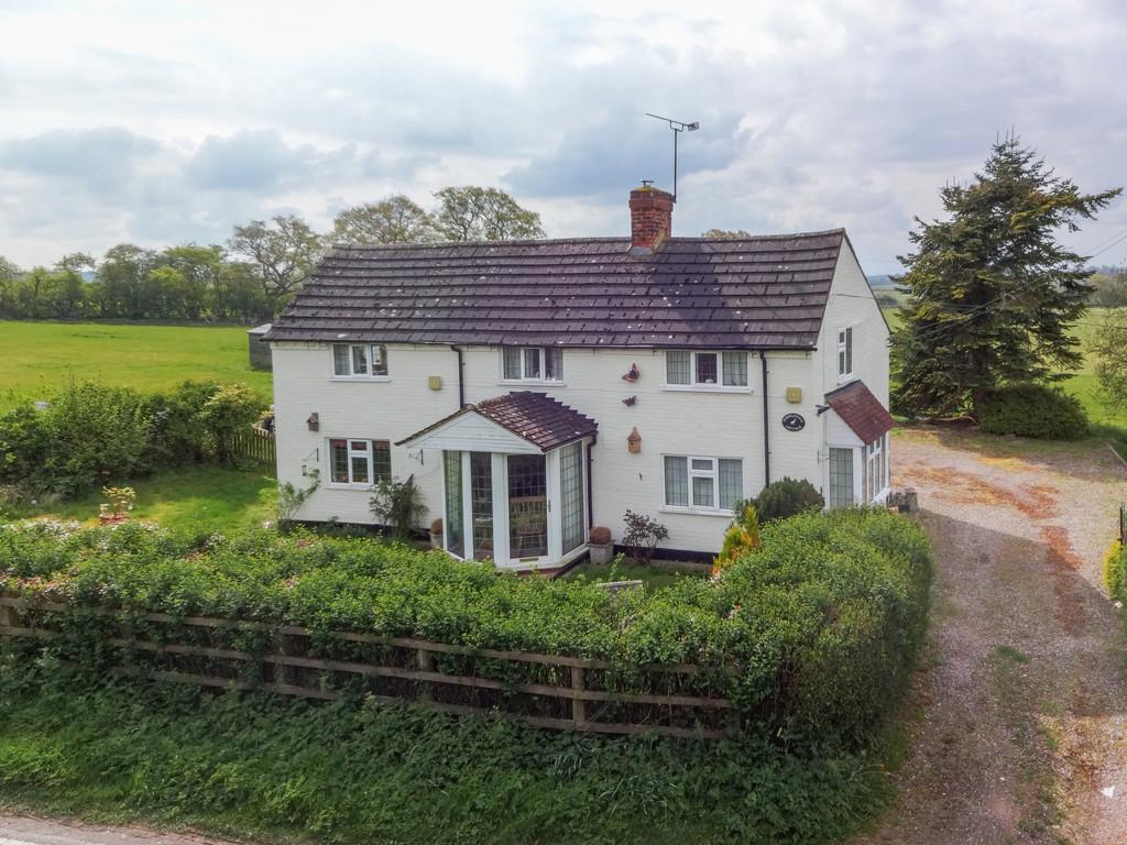 Edgiock Lane, Astwood Bank, Redditch B96 6JZ 4 bed cottage £500,000