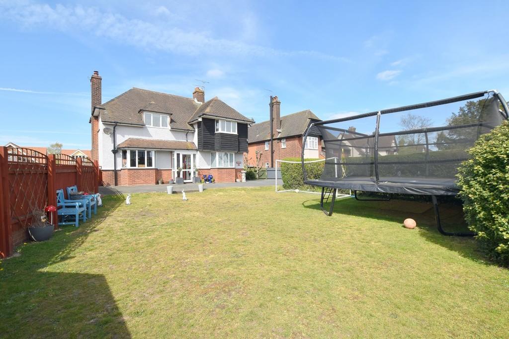 Woodbridge Road East, Ipswich, IP4 5QL 5 bed detached house £600,000