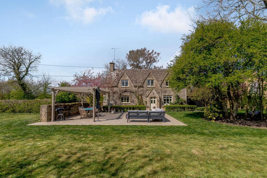 Driffield, Cirencester... 4 bed detached house £1,325,000