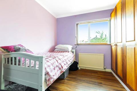 111 Groveley Road, Sunbury-on-thames, TW16 7JZ