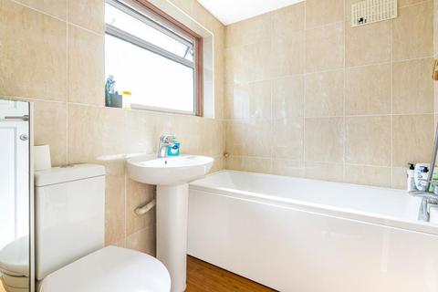 111 Groveley Road, Sunbury-on-thames, TW16 7JZ
