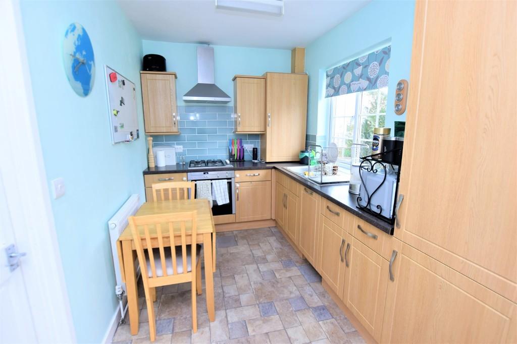 Goodden Crescent, Farnborough 2 bed terraced house £320,000
