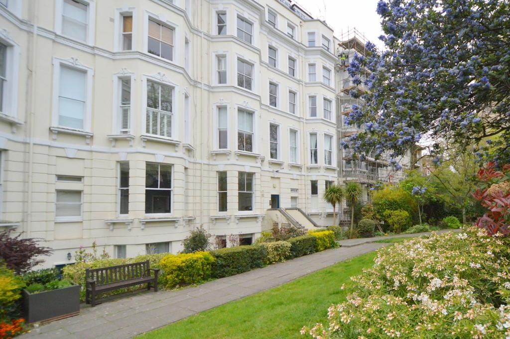 Pinehurst Court, Notting Hill, SW11 2BJ 1 bed apartment £1,200 pcm (£277 pw)