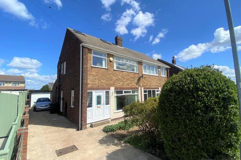 4 bedroom semi-detached house to rent, Reedsdale Gardens, Morley