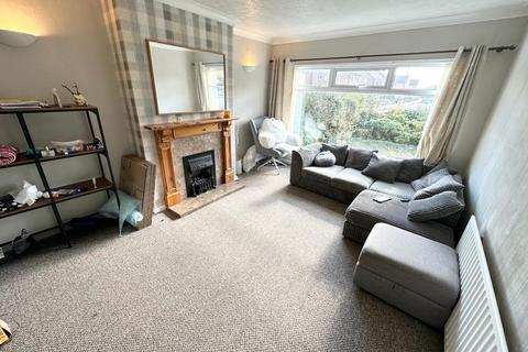 4 bedroom semi-detached house to rent, Reedsdale Gardens, Morley