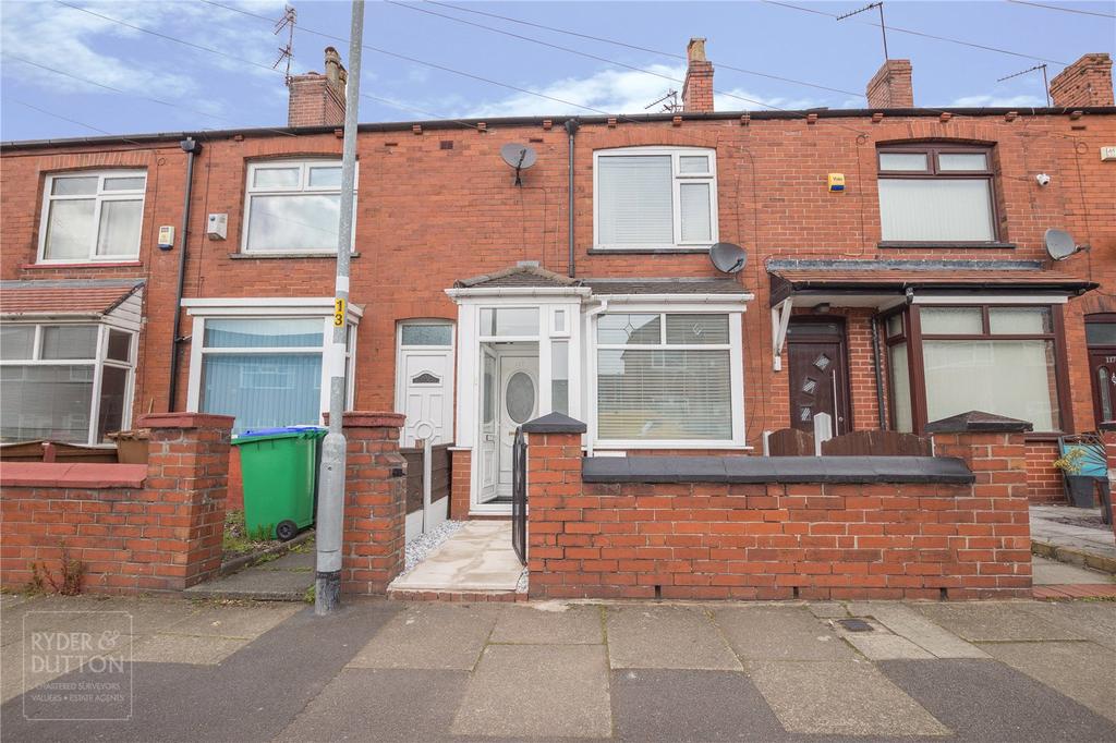 Green Street, Middleton, Manchester, M24 2 bed terraced house £130,000