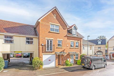 16 Olvega Drive, Buntingford, SG9 9FJ