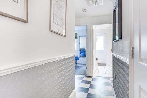 16 Olvega Drive, Buntingford, SG9 9FJ