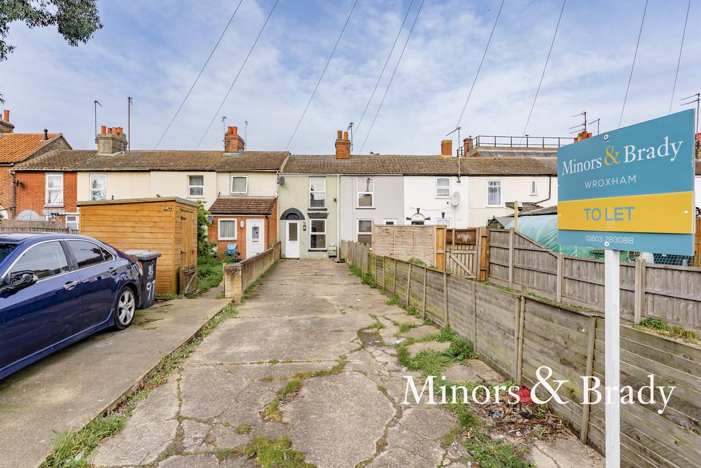 Exmouth Road, Great Yarmouth 2 bed terraced house £650 pcm (£150 pw)