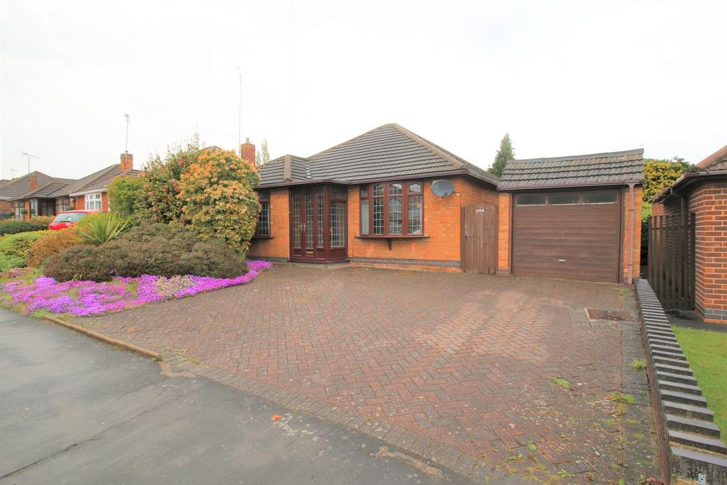 Goodyers End Lane, Bedworth 3 bed detached bungalow £279,500
