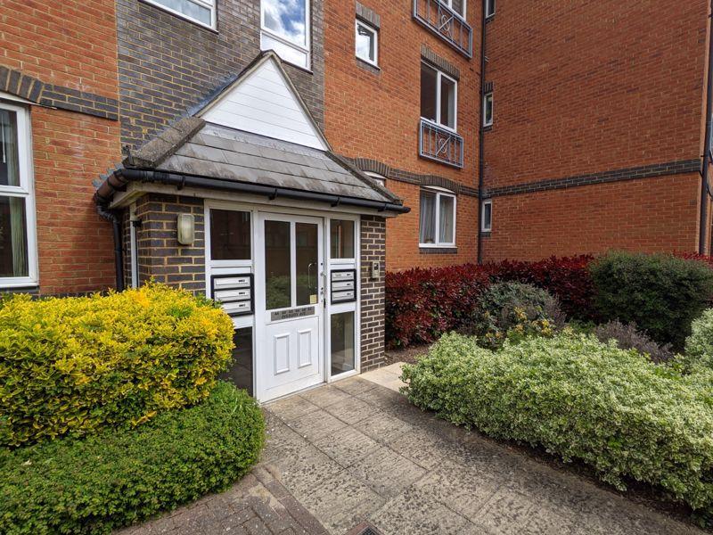 Avebury Avenue, Tonbridge, TN9 1TQ 2 bed ground floor flat for sale £265,000