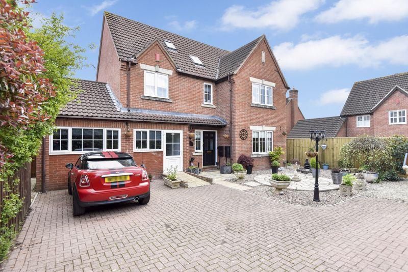 Ashton Road, Hilperton 5 bed detached house £499,950