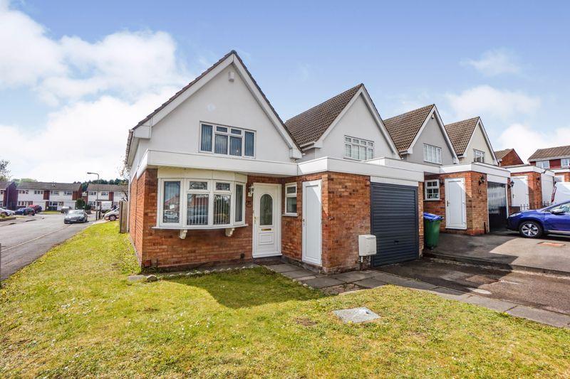 Kerr Drive, Tipton 3 bed detached house £210,000