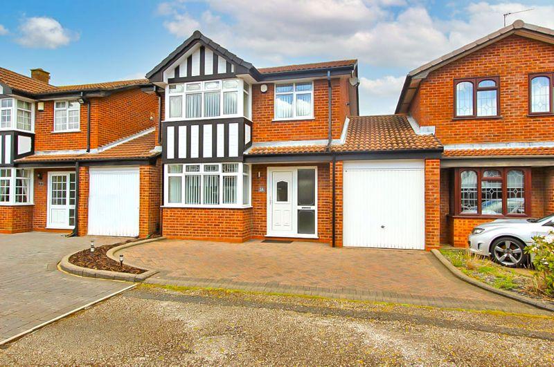 Highgrove Close, New Invention, Willenhall 3 bed link detached house