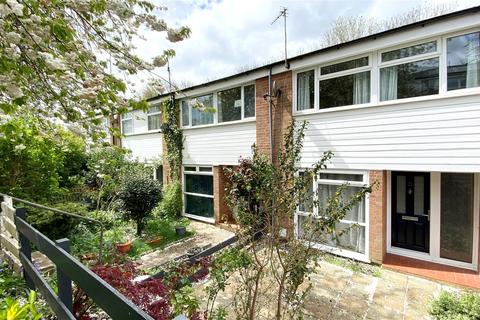 3 bedroom terraced house to rent, Hillbrow, Reading, Berkshire, RG2