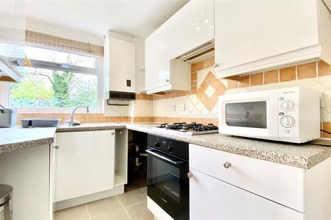 3 bedroom terraced house to rent, Hillbrow, Reading, Berkshire, RG2