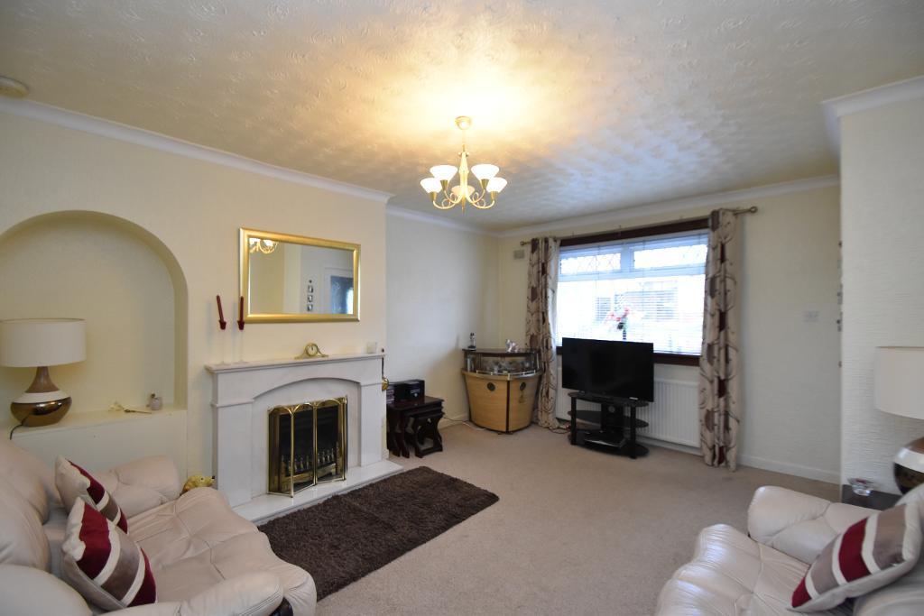 Netherhill Road, Moodiesburn, Glasgow, G69 0BD 2 bed end of terrace