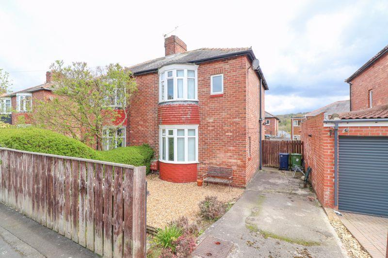 Noel Avenue, Winlaton Mill 2 bed semidetached house £115,000