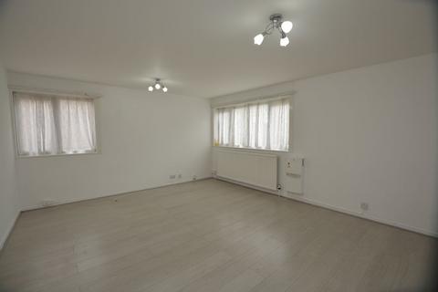 2 bedroom ground floor flat to rent, Sandown Close, Hounslow