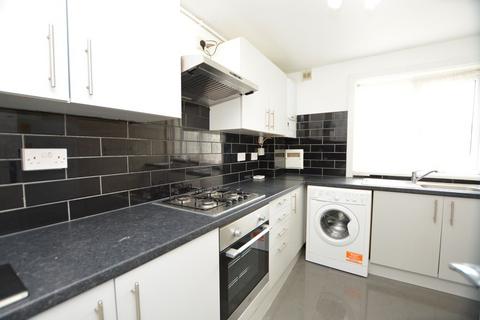 2 bedroom ground floor flat to rent, Sandown Close, Hounslow
